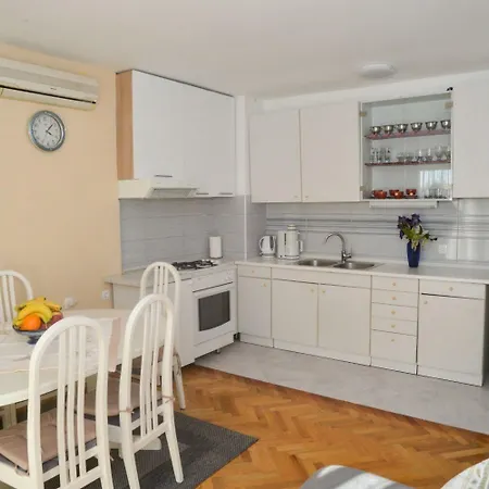 Апартаменты Miki *