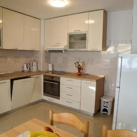 Апартаменты Miki Задар